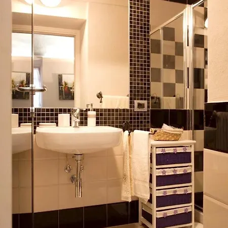 Apartament Comfortable In Piazza, 30 M², Fireplace & Balcony