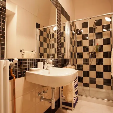 Comfortable In Piazza, 30 M², Fireplace & Balcony 아파트