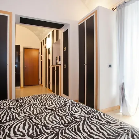 Appartement Comfortable In Piazza, 30 M², Fireplace & Balcony *